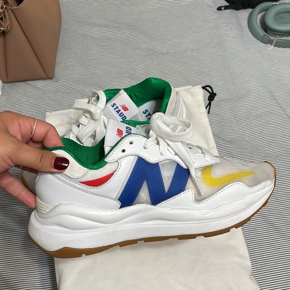 New balance sneakers - Picture 2 of 3